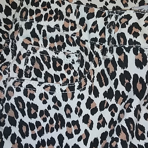 Teen Gs animal print leggings jeans. - Picture 4 of 8